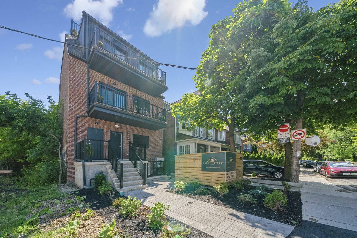 Toronto sixplex by Green Street Flats — 125 Kendal Avenue, Seaton Village